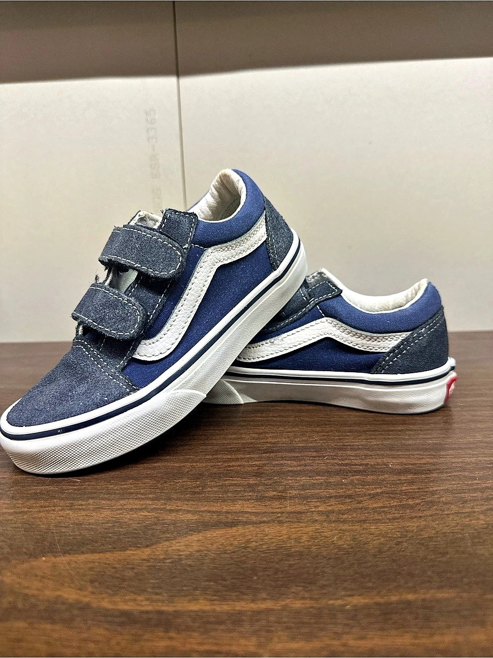 Vans Kids Old Skool V Boys US 13 Blue & White Sneakers